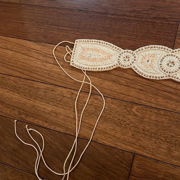 White beaded belt - Picture 3 of 4